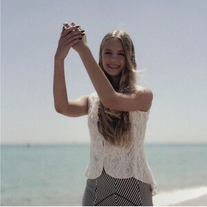 Vintage Lace White Sleeveless Blouse